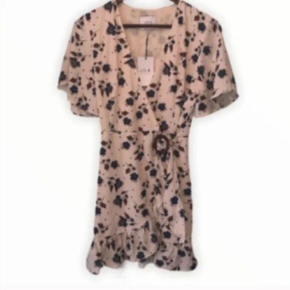 Women’s NWT J.O.A. Floral Wrap Dress - Picture 1 of 10